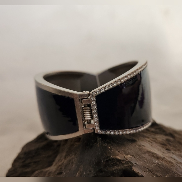 NWT Lia Sophia "Oceanique" Navy Blue Cuff Bracelet with cut crystals - Picture 2 of 6